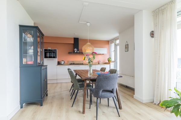 Foto - Verkocht onder voorbehoud: In het geliefde Welten ligt dit goed onderhouden en instapklare appartement met 3 slaapkamers, open keuken en twee balkons. 